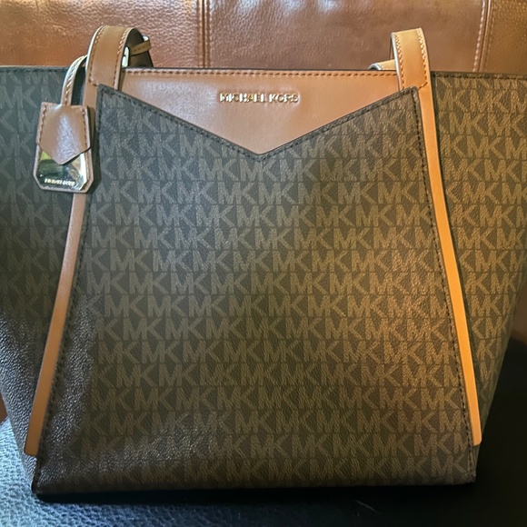 MICHAEL KORS SIGNATURE LOGO TOTE PURSE - Picture 1 of 11